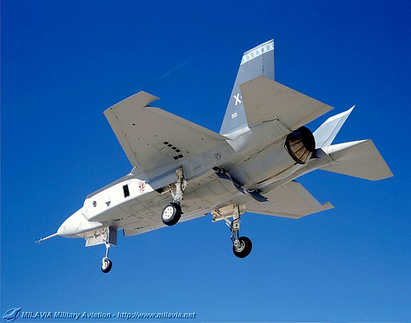 x-35a_07.jpg