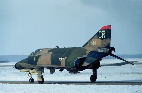 f-4_14.jpg