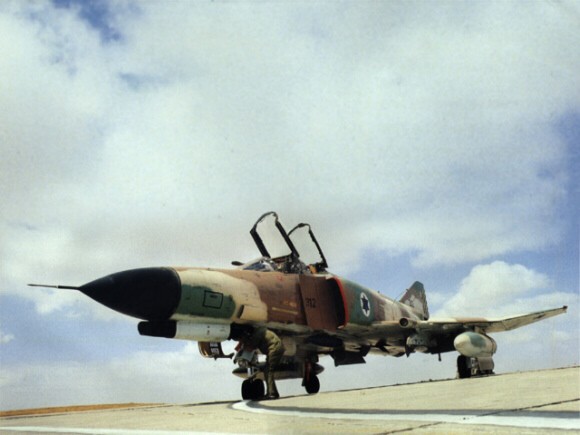 f-4_is01.jpg