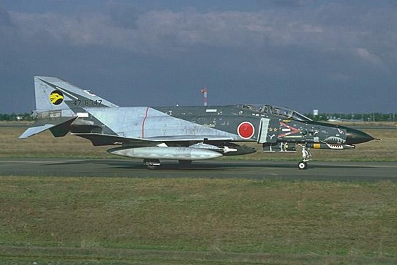 f-4_jp01.jpg