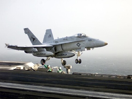 fa-18_01.jpg