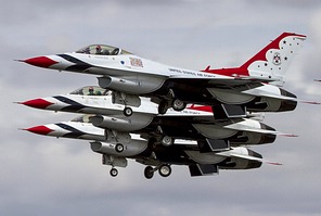 USAF Thunderbirds take-off