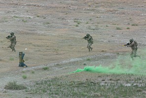 Turkish SOF team securing the downed pilot